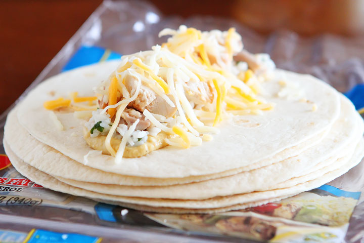 Cheesy Chicken Enchilada Style Burritos Cheesy Chicken Enchilada Style Burritos
