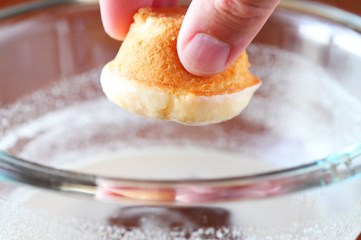 Strawberry Shortcake Doughnut Muffins. These are like little bites of HEAVEN. A muffin that tastes like a doughnut, dunked in brown butter and rolled in cinnamon sugar for a sweet, crunchy crust. Then topped with buttercream frosting and fresh cut strawberries. Amazing. Strawberry Shortcake Doughnut Muffins. These are like little bites of HEAVEN. A muffin that tastes like a doughnut, dunked in brown butter and rolled in cinnamon sugar for a sweet, crunchy crust. Then topped with buttercream frosting and fresh cut strawberries. Amazing.