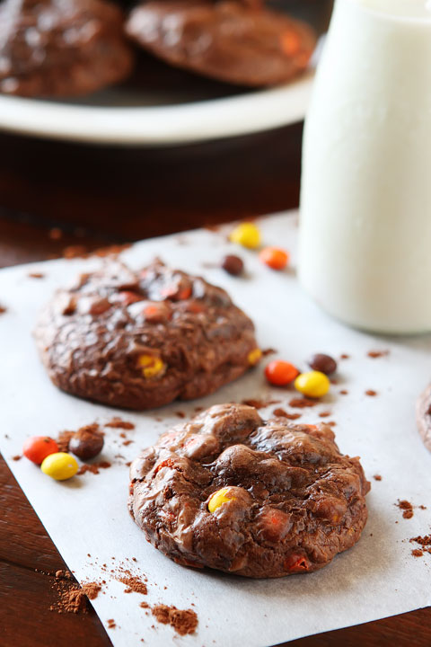 Soft Batch Peanut Butter Double Fudge Brownie Cookies. Only 6 ingredients and makes the softest, richest chocolate cookies ever!! Soft Batch Peanut Butter Double Fudge Brownie Cookies. Only 6 ingredients and makes the softest, richest chocolate cookies ever!!