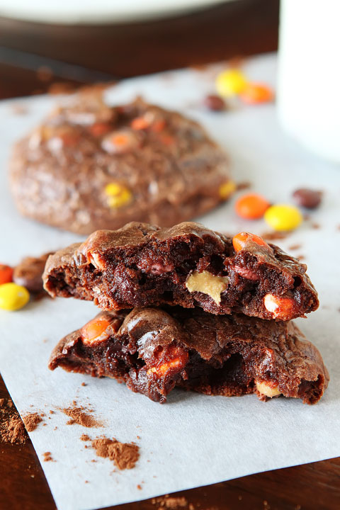 Soft Batch Peanut Butter Double Fudge Brownie Cookies. Only 6 ingredients and makes the softest, richest chocolate cookies ever!! Soft Batch Peanut Butter Double Fudge Brownie Cookies. Only 6 ingredients and makes the softest, richest chocolate cookies ever!!