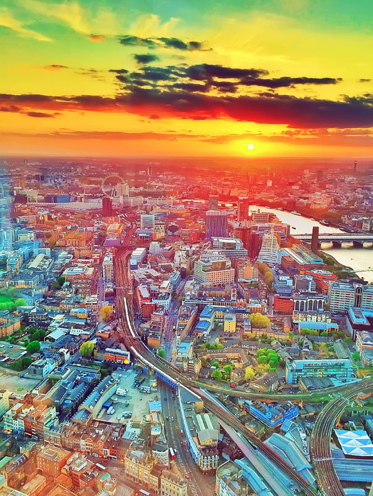 Incredible sunset views over London. This is where to get the BEST sunset views in London! www.kevinandamanda.com #travel #london #england #sunset