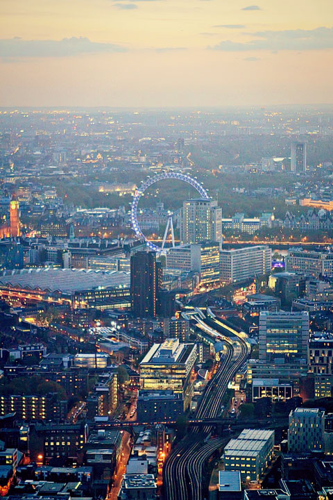 Incredible sunset views over London. This is where to get the BEST sunset views in London! www.kevinandamanda.com #travel #london #england #sunset
