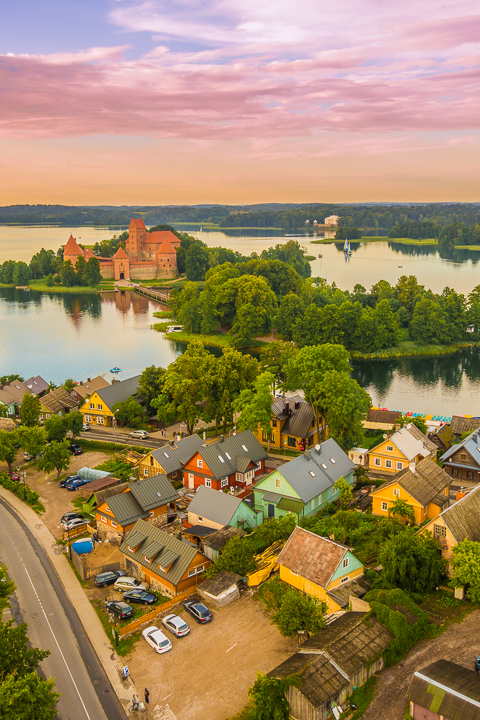 The most romantic day trip you can take from Vilnius!! A sunset hot air balloon ride over a fairytale castle in the gorgeous countryside of Trakai, Lithuania.