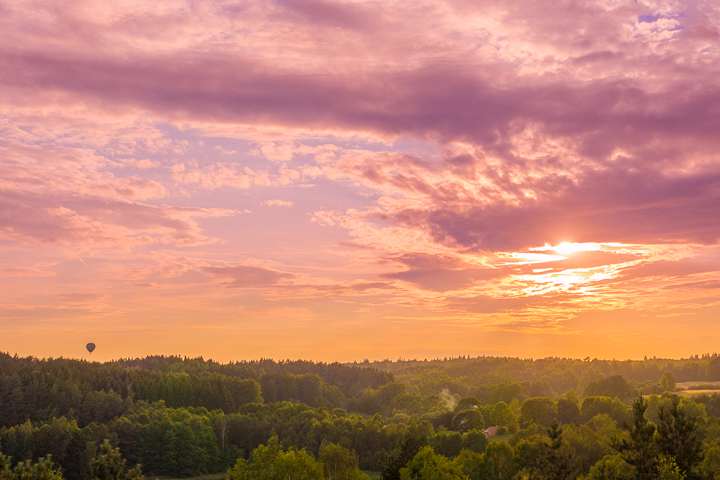 The most romantic day trip you can take from Vilnius!! A sunset hot air balloon ride over a fairytale castle in the gorgeous countryside of Trakai, Lithuania.