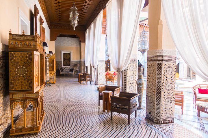 Where to stay in Marrakesh. Should you stay in the medina or outside? Here's a guide to the best area to stay in Marrakesh, Morocco. If you want to feel like a member of the royal family, you can stay in the hotel that King of Morocco built!! The Royal Mansour, Marrakesh, Morocco
