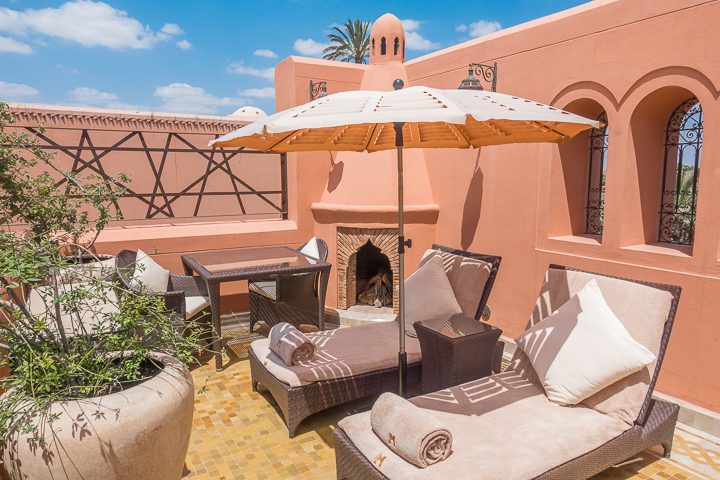 Where to stay in Marrakesh. Should you stay in the medina or outside? Here's a guide to the best area to stay in Marrakesh, Morocco. If you want to feel like a member of the royal family, you can stay in the hotel that King of Morocco built!! The Royal Mansour, Marrakesh, Morocco