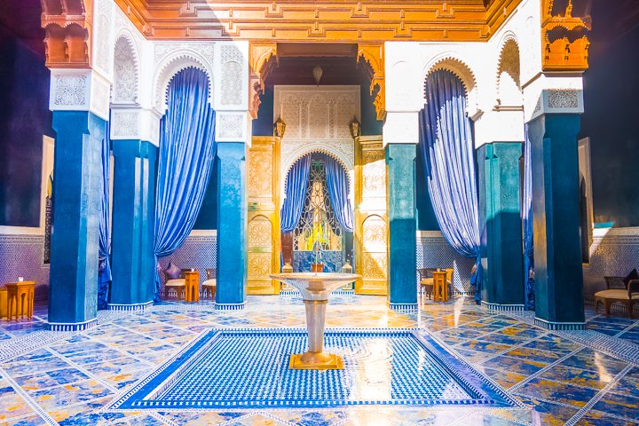 Where to stay in Marrakesh. Should you stay in the medina or outside? Here's a guide to the best area to stay in Marrakesh, Morocco. If you want to feel like a member of the royal family, you can stay in the hotel that King of Morocco built!! The Royal Mansour, Marrakesh, Morocco