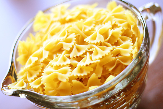 Colorful Chicken Alfredo Farfalle with sweet bell peppers and fresh basil Colorful Chicken Alfredo Farfalle with sweet bell peppers and fresh basil